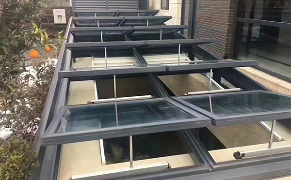 某轨道交通车辆维修车间杨陵排烟窗应用